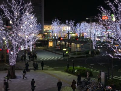 駅前のイルミネーションを見て思い出す・・・。